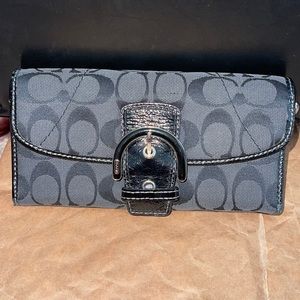 Coach trifolds black wallet
